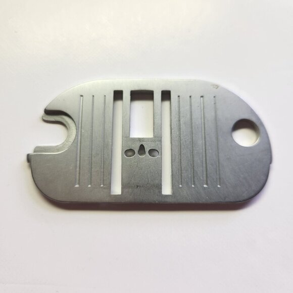 Singer Needle Throat Plate 381486 Singer Genuine Vintage Singer Needle P… - Picture 1 of 5